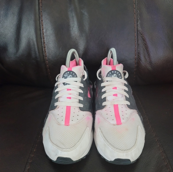 Nike Hurache Girl's shoe Size 6Y - Picture 1 of 7